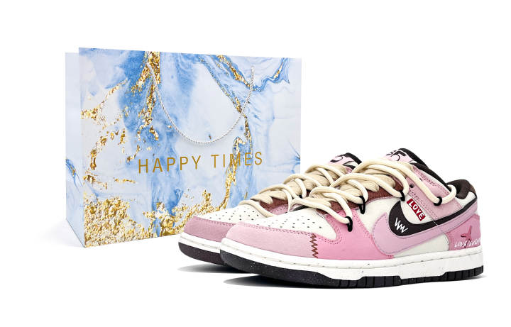 Nike Nike Dunk Abrasion Resistant Abrasion Resistant Low top Skateboard Shoes Women's Pink White