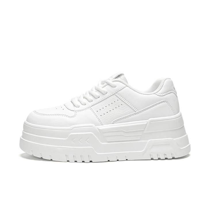 WARRIOR Warrior White Sneakers Slip Resistant, Lightweight, And Breathable Height Increasing Low top Skateboard Shoes Women's