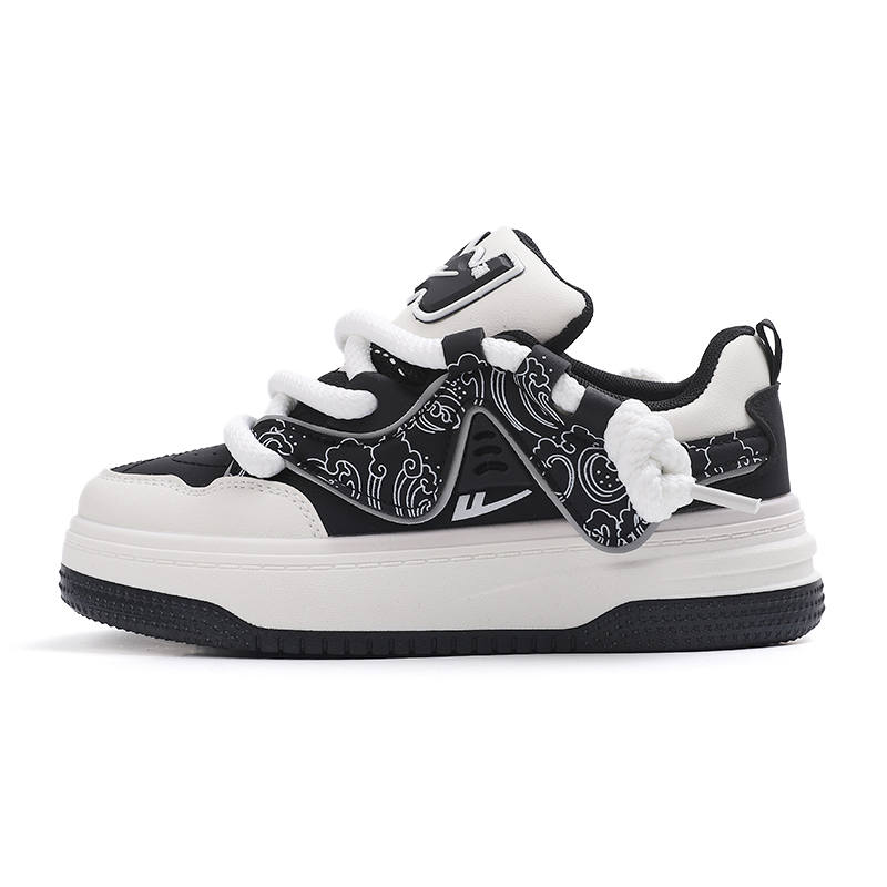 Warrior Abrasion Resistant Slip Resistant Low top Skateboard Shoes Women's Beige Black
