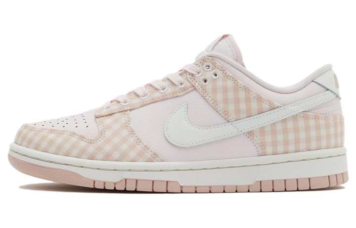 Nike Nike Dunk 'Pink Gingham Plaid' Leather Slip Resistant Slip Resistant Low top Skateboard Shoes Women's Pink