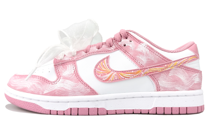 Nike Nike Dunk Suede Abrasion Resistant Abrasion Resistant Low top Skateboard Shoes Women's Pink white gold
