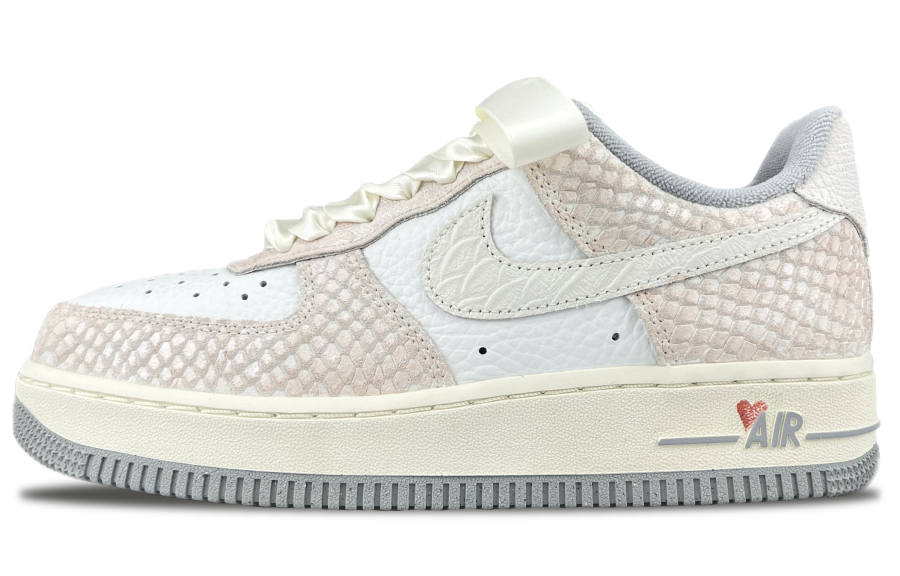 Nike Nike Air Force 1 Slip Resistant Abrasion Resistant Low top Skateboard Shoes Women's Pearlescent Glitter