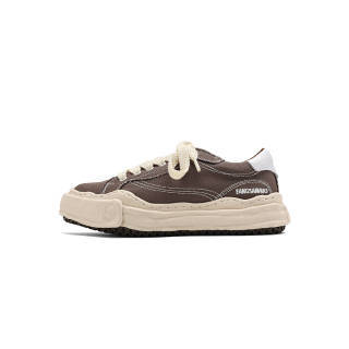 FANGSANHUO Abrasion Resistant Cushioning Low top Skateboard Shoes Unisex Coffee