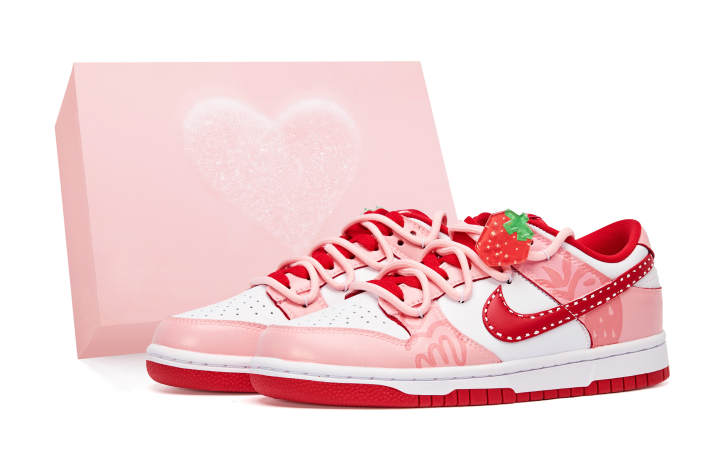 Nike Nike Dunk Abrasion Resistant Lightweight Wear resistant And Lightweight Low top Skateboard Shoes Women's Pink