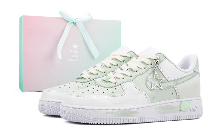 Nike Nike Air Force 1 Slip Resistant Slip Resistant Low top Skateboard Shoes Unisex, White Green