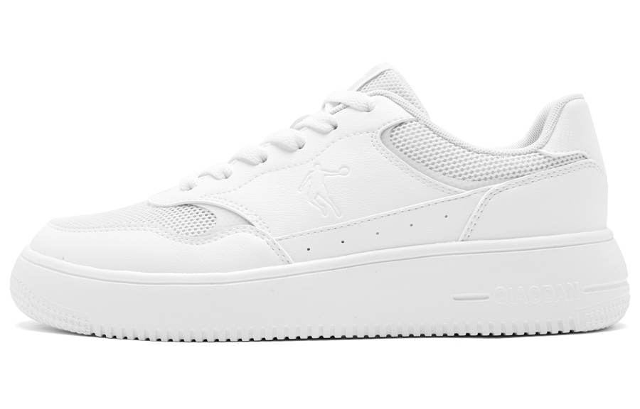 QIAODAN Slip Resistant, Abrasion Resistant, Breathable Low top Skateboard Shoes Women's White