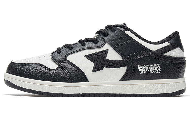 XTEP Synthetic Leather Slip Resistant Abrasion Resistant Low top Skateboard Shoes Women's Black White