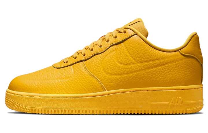 Nike Nike Air Force 1 '07 Pro-Tech University Gold