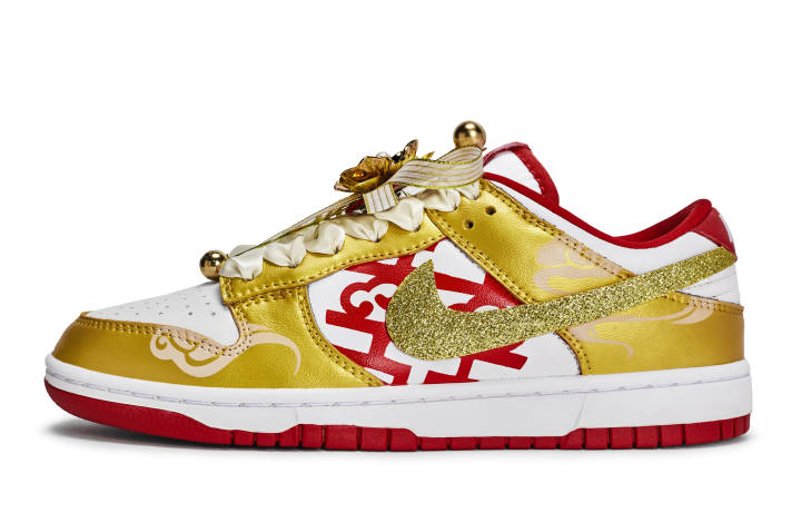 Nike Nike Dunk Abrasion Resistant Abrasion Resistant Low top Skateboard Shoes Unisex Red White Gold