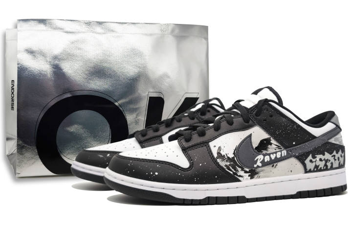 Nike Nike Dunk Wear resistant And Lightweight Low top Skateboard Shoes Unisex Silver Gray