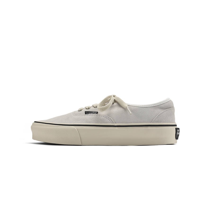 FANGSANHUO Wear resistant And Lightweight Low top Skateboard Shoes Unisex Light Gray
