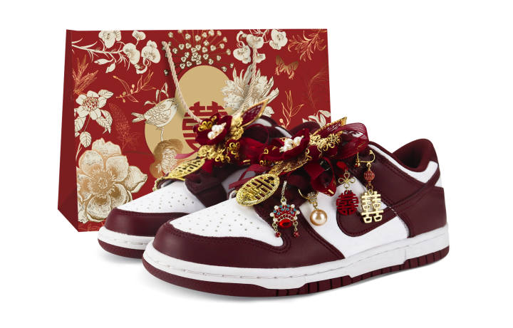 Nike Nike Dunk Abrasion Resistant Abrasion Resistant Low top Skateboard Shoes Unisex Burgundy