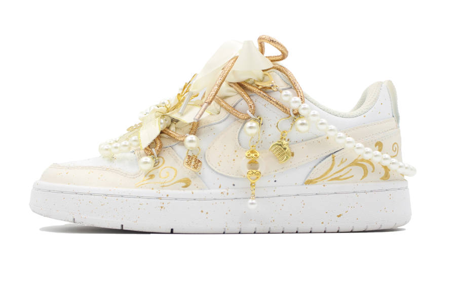 Nike Nike Court Borough Slip Resistant Abrasion Resistant Low top Skateboard Shoes Women's White Gold