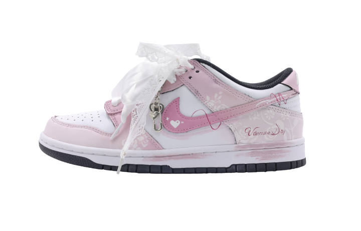 Nike Nike Dunk Heart Fluttering Abrasion Resistant Low top Skateboard Shoes Unisex