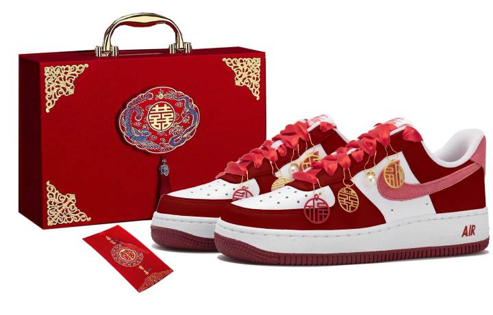 Nike Nike Air Force 1 Slip Resistant Abrasion Resistant Low top Skateboard Shoes Women's White Red