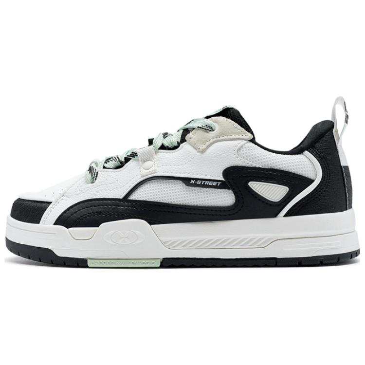XTEP Comfortable Slip Resistant Abrasion Resistant Low top Skateboard Shoes Women's Black White