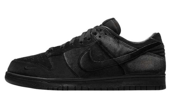 Nike Dover Street Market X Nike Dunk Low Black Velvet