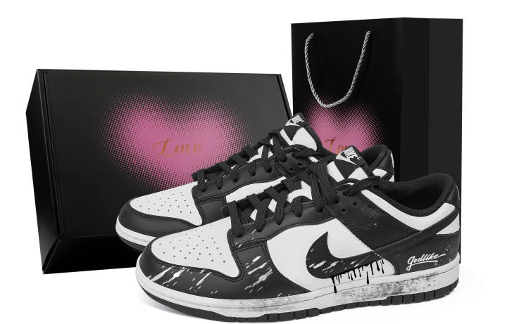 Nike Nike Dunk Unrestrained Graffiti Abrasion Resistant Low top Skateboard Shoes Unisex Black White