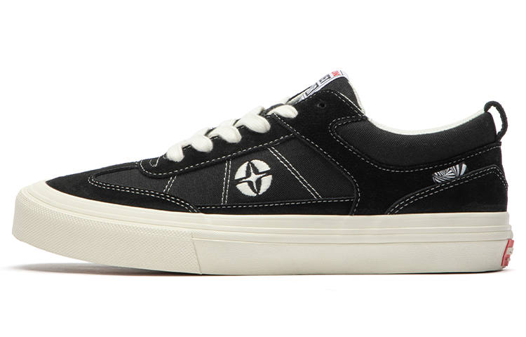 Vision Street Wear Chopper Low top Skateboard Shoes Unisex Black White