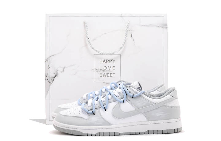 Nike Nike Dunk Coverage Abrasion Resistant Coverage Abrasion Resistant Low top Skateboard Shoes Unisex Sky Blue