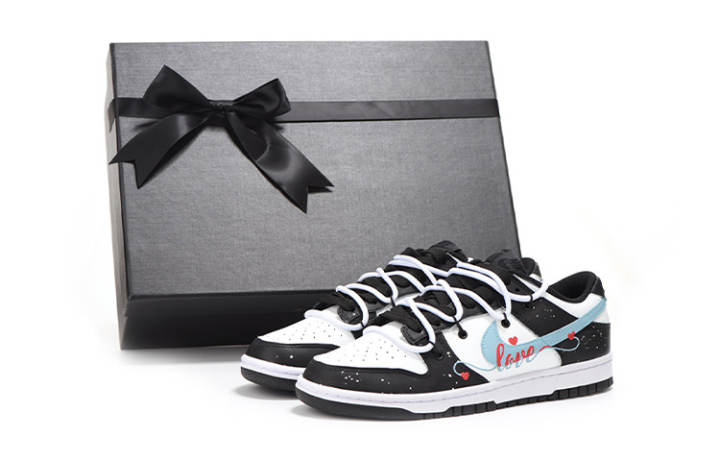 Nike Nike Dunk Slip Resistant Abrasion Resistant Low top Skateboard Shoes Women's Gray