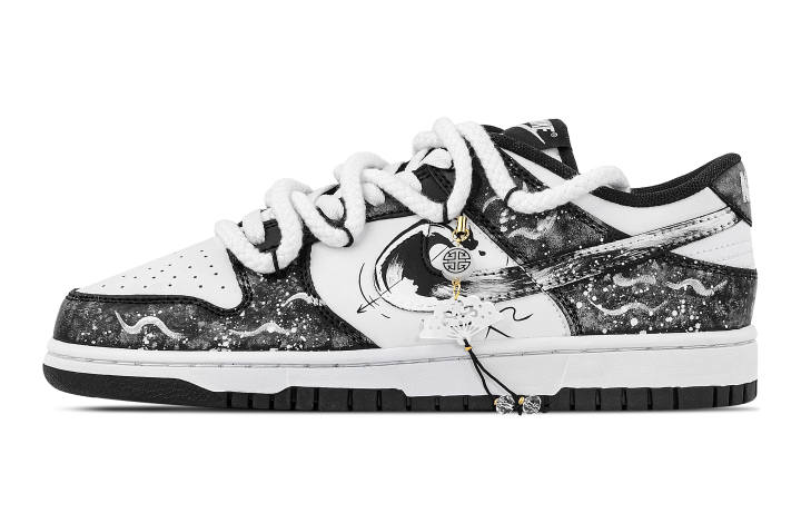 Nike Nike Dunk Dragon's Eye Looking Back Abrasion Resistant Low top Skateboard Shoes Unisex Black White