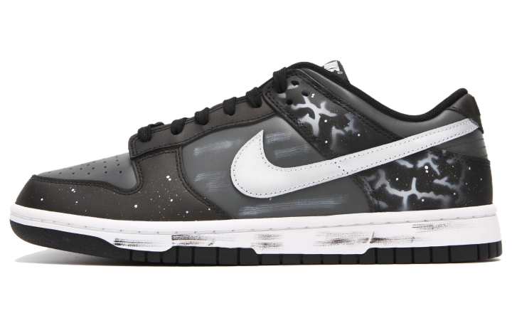 Nike Nike Dunk Abrasion Resistant Abrasion Resistant Low top Skateboard Shoes Unisex Black