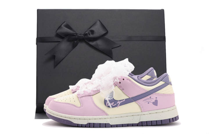 Nike Nike Dunk Coverage Low top Skateboard Shoes Women's Pink Purple