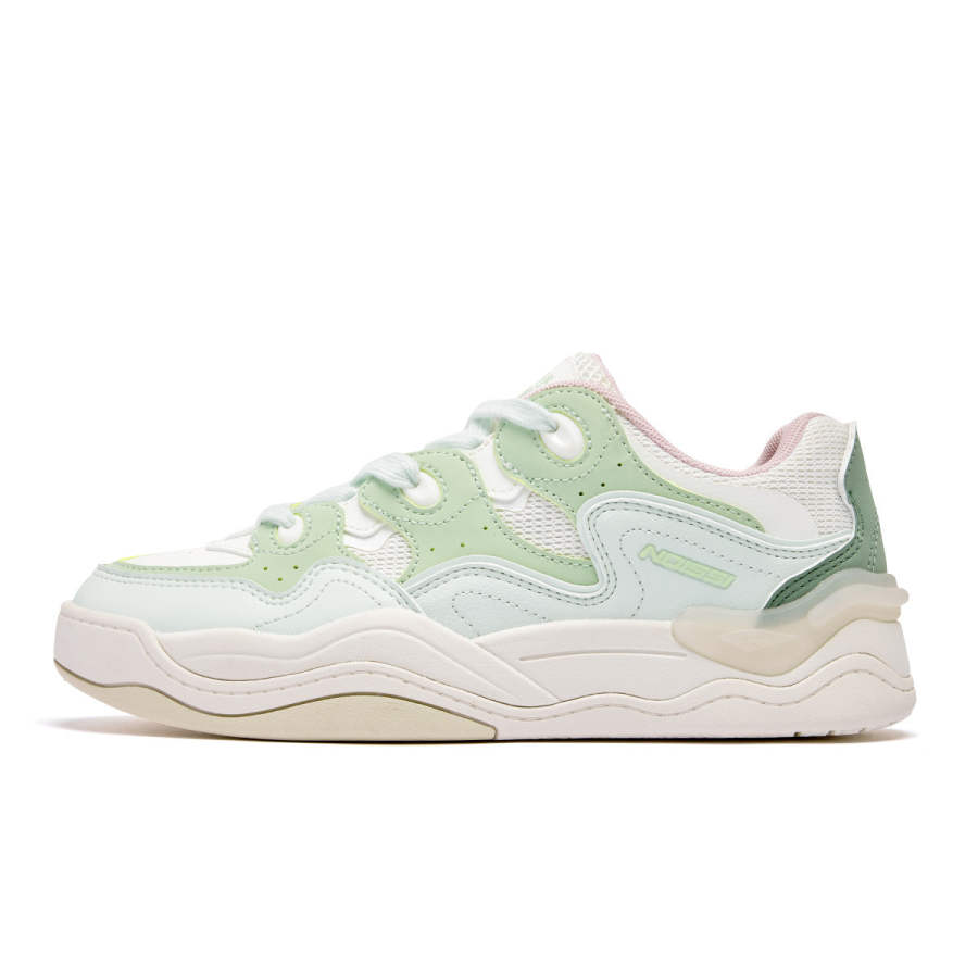 QIAODAN Slip Resistant Abrasion Resistant Low top Skateboard Shoes Women's Green White