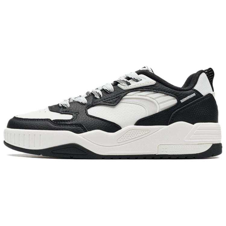 XTEP Lite Comfortable Abrasion Resistant Low top Skateboard Shoes Women's Black White