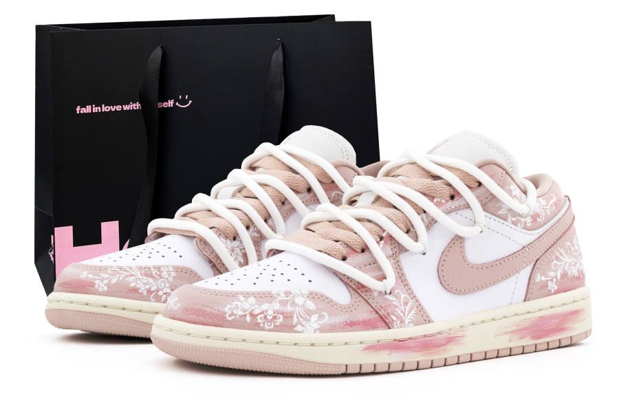 Jordan Jordan Air Jordan 1 Abrasion Resistant Abrasion Resistant Low top Skateboard Shoes Women's Haze Pink