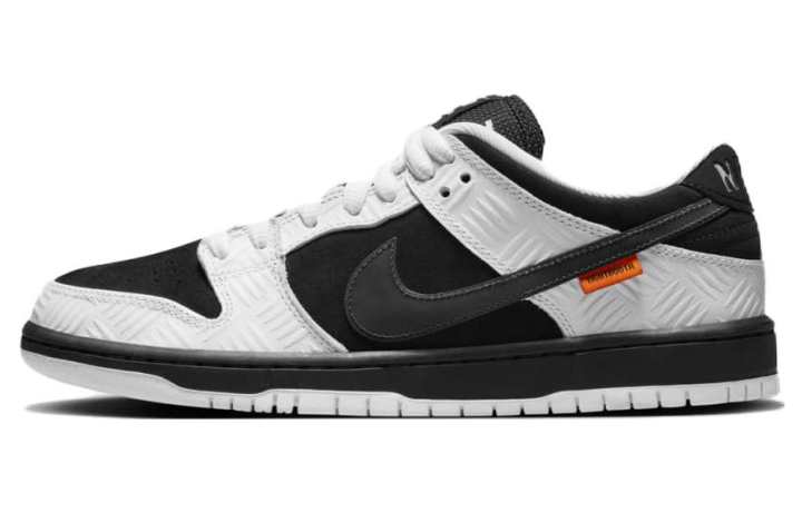 Nike Nike Sb Dunk Low Tightbooth