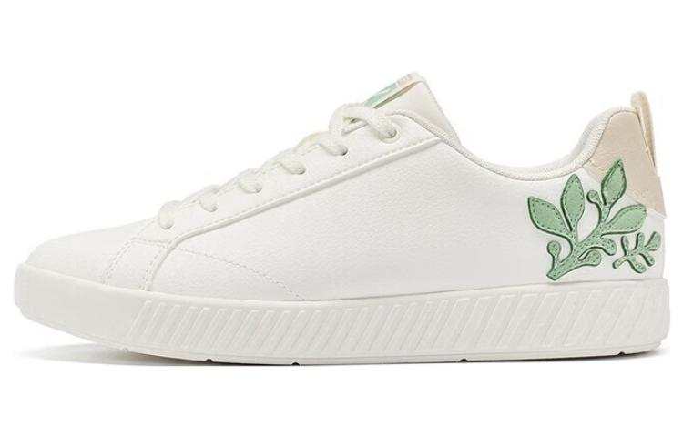 XTEP Slip Resistant Abrasion Resistant Low top Skateboard Shoes Women's White Brown Green