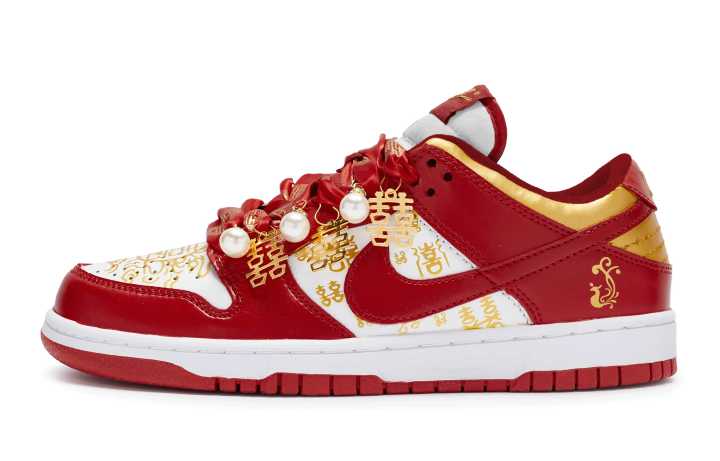 Nike Nike Dunk Low top Skateboard Shoes Women's Red Gold