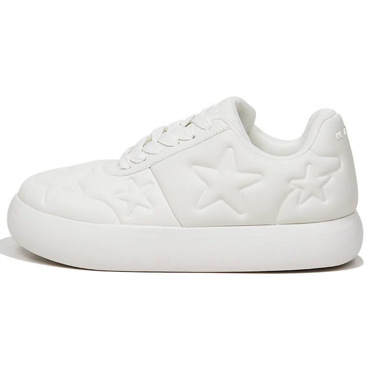 KAALIXTO Slip Resistant Abrasion Resistant Low top Skateboard Shoes Unisex White
