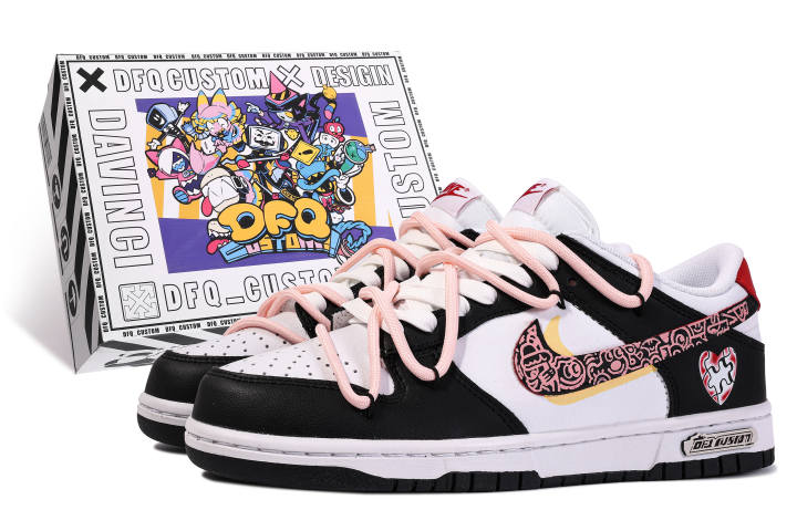 Nike Nike Dunk Low top Skateboard Shoes Men's Black White Pink