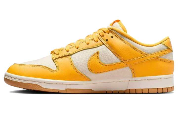 Nike Nike Dunk Low University Gold