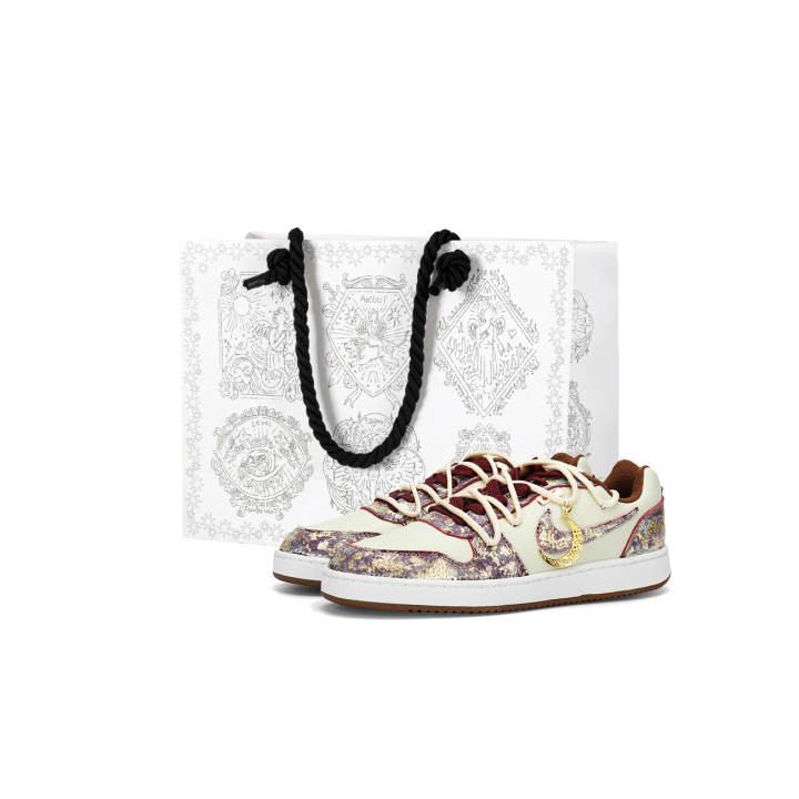 Nike Nike EBERNON Red Gold Shopping Bag Abrasion Resistant Low top Skateboard Shoes Unisex Gold