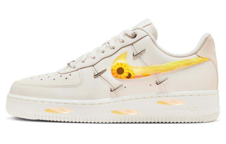 Nike Nike Air Force 1 Low Orange Skyline, Fiery Sunflower, Classic Vintage Low top Skateboard Shoes Women's White
