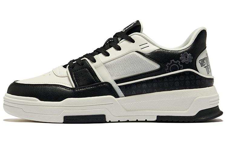 Erke Battery Panda Magic Panda Cushioning, Wear Resistant Low top Skateboard Shoes Men's Black White