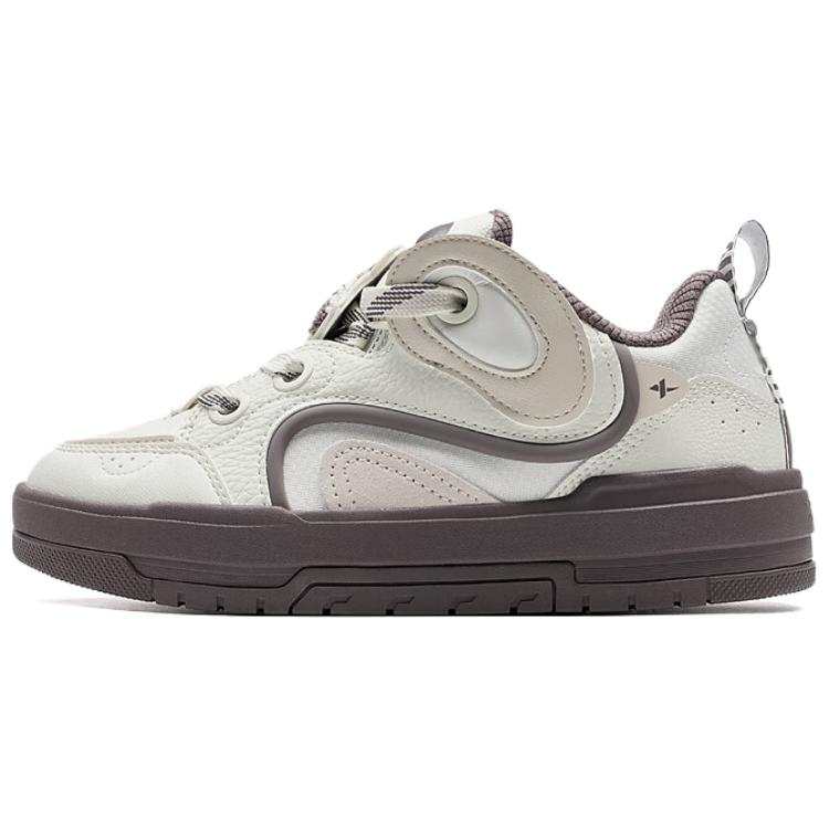 XTEP Slip Resistant Abrasion Resistant Low top Skateboard Shoes Women's White Umber