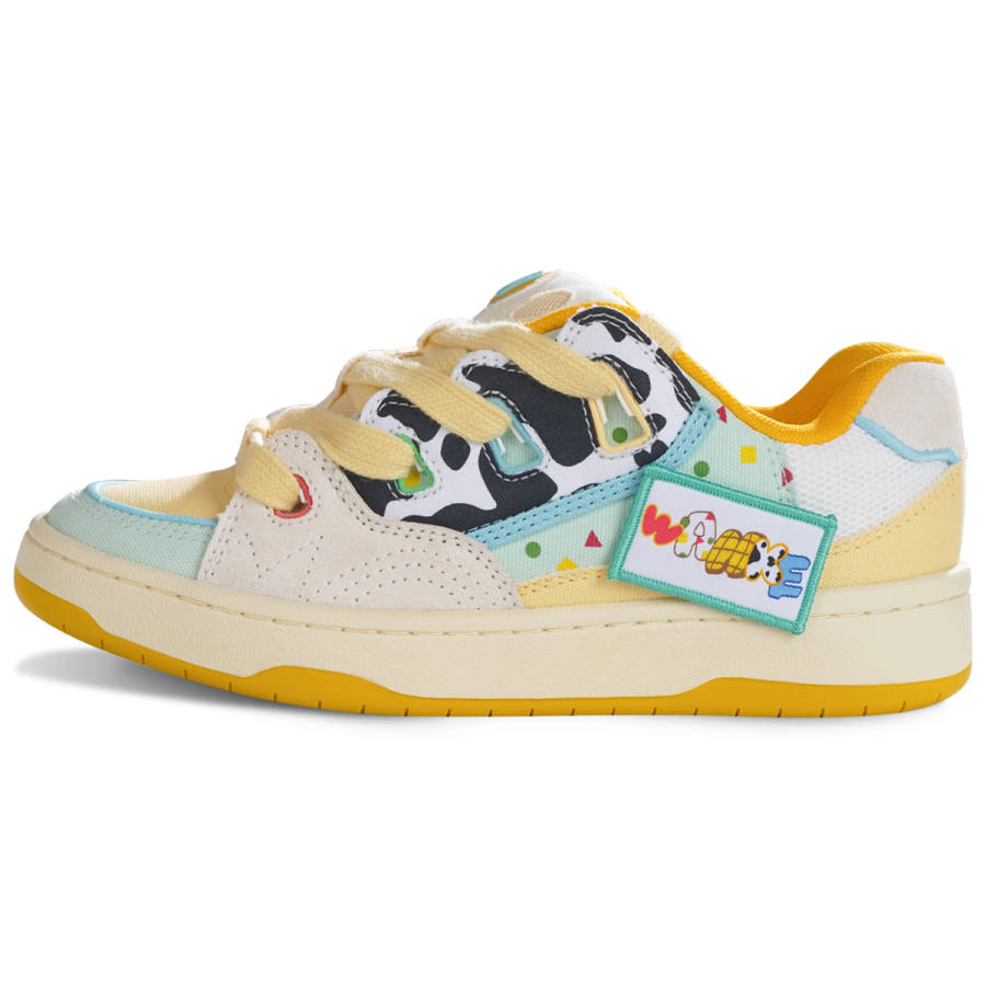Ollieskate Canvas Low top Skateboard Shoes Unisex Cow Shin Chan Colorway