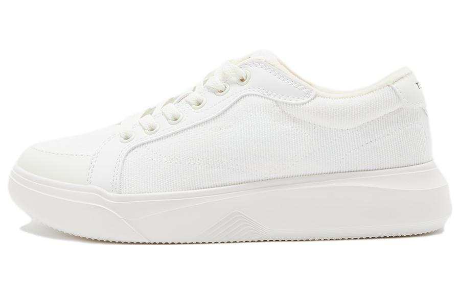TOREAD Slip Resistant Abrasion Resistant Low top Skateboard Shoes Women's Ecru