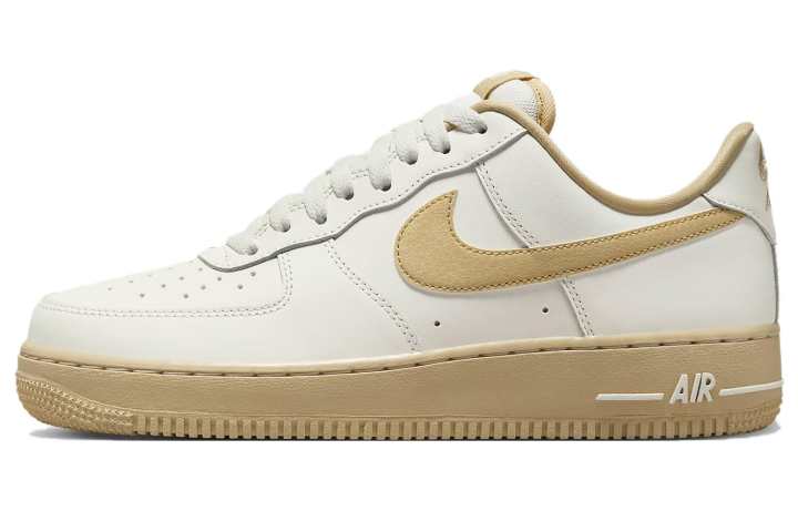 Nike Nike Air Force 1 07 Sail Sesame Women's