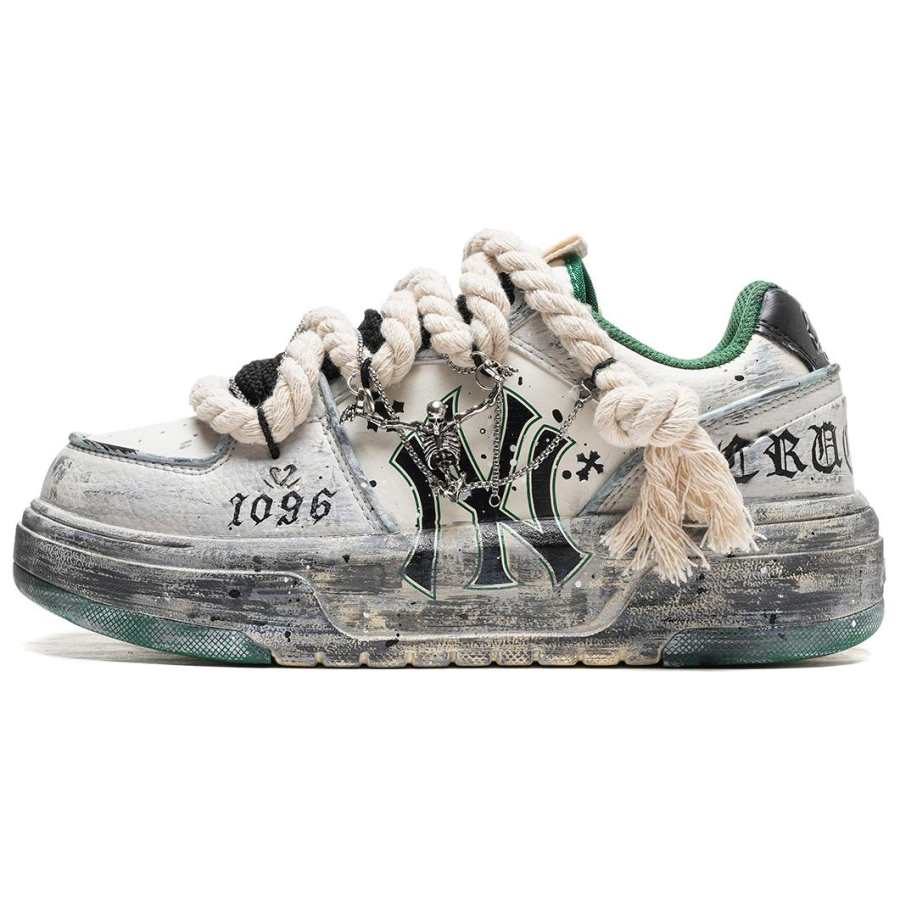 MLB Chunky Liner Distressed, Skeleton Legacy Slip Resistant Abrasion Resistant Low top Skateboard Shoes Unisex
