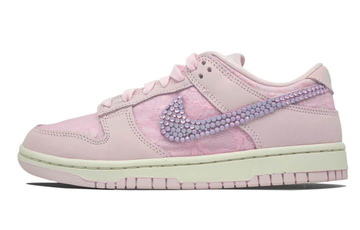 Nike Nike Dunk Crimson Sakura With Snow Abrasion Resistant Low top Skateboard Shoes Women's Pink Purple