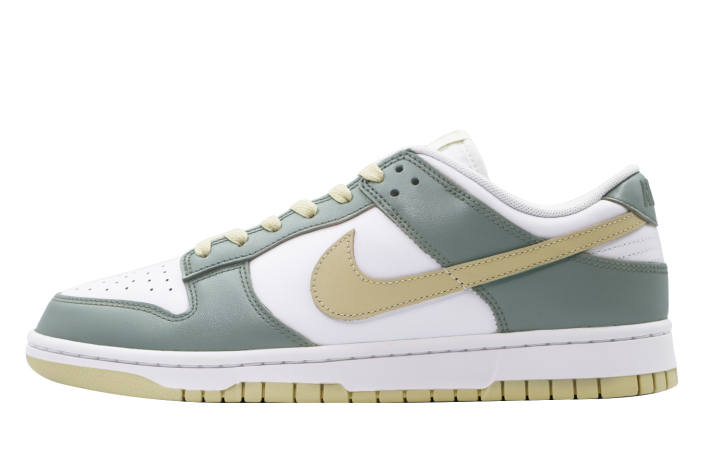 Nike Nike Dunk Low 'Team Gold' Low top Skateboard Shoes Men's Ecru Gray