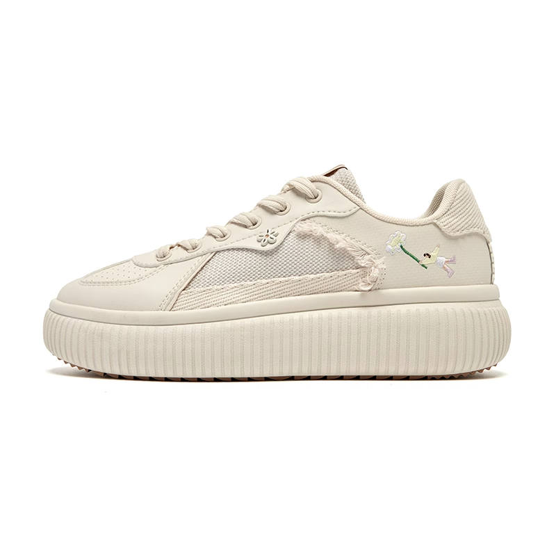 QIAODAN Slip Resistant Abrasion Resistant Low top Skateboard Shoes Women's Beige