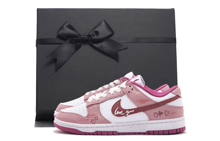 Nike Nike Dunk Low top Skateboard Shoes Women's Pink