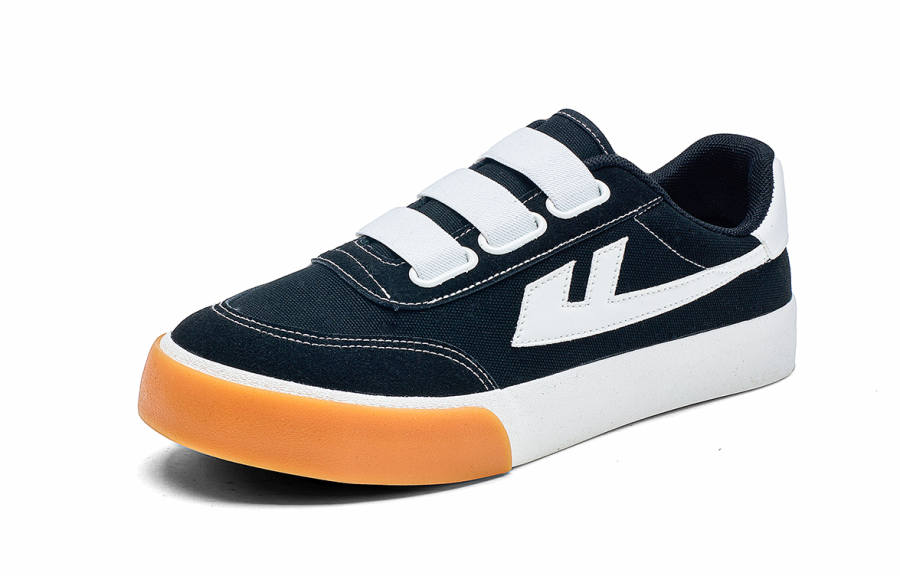 Warrior Slip Resistant Abrasion Resistant Low top Skateboard Shoes Unisex Black White